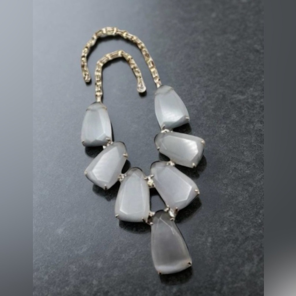 Kendra Scott Harlow Statement Necklace – Gray Stones & Gold Tone Chain 22”